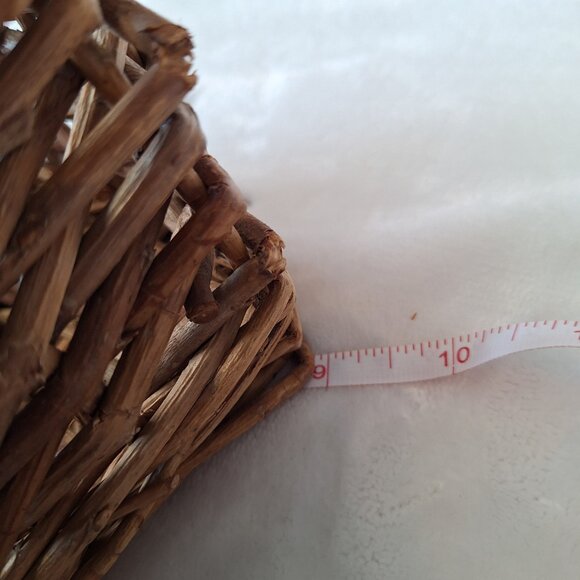 Vintage Set of 2 Nesting Heart Shaped Brown Woven Wicker Baskets With Handles - Picture 3 of 7